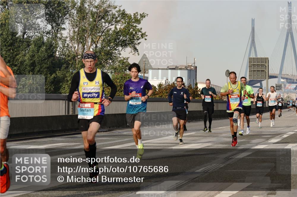 03.10.2026 - Köhlbrandbrückenlauf Michael Burmester http://msf.ph/oto/10765686 03.10.2026 09:44:28 Position 3 1349, 1342 meine-sportfotos.de