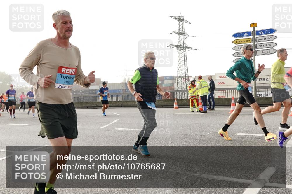 03.10.2026 - Köhlbrandbrückenlauf Michael Burmester http://msf.ph/oto/10765687 03.10.2026 09:20:28 Position 3 2990 meine-sportfotos.de
