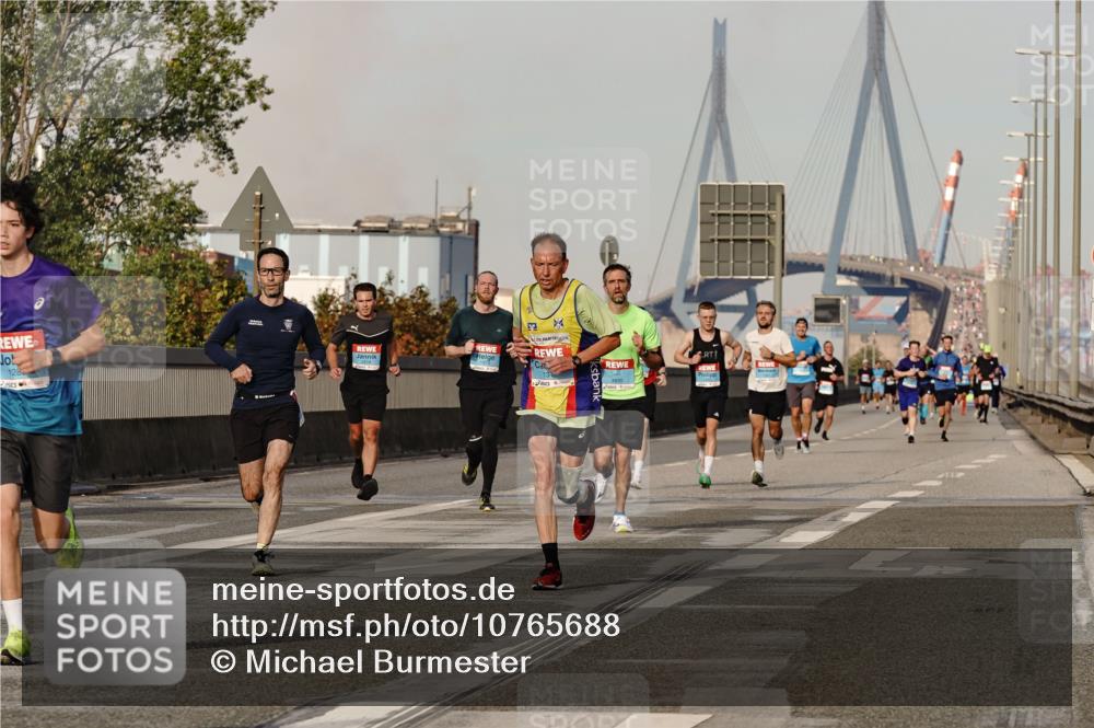 03.10.2026 - Köhlbrandbrückenlauf Michael Burmester http://msf.ph/oto/10765688 03.10.2026 09:44:30 Position 3  meine-sportfotos.de