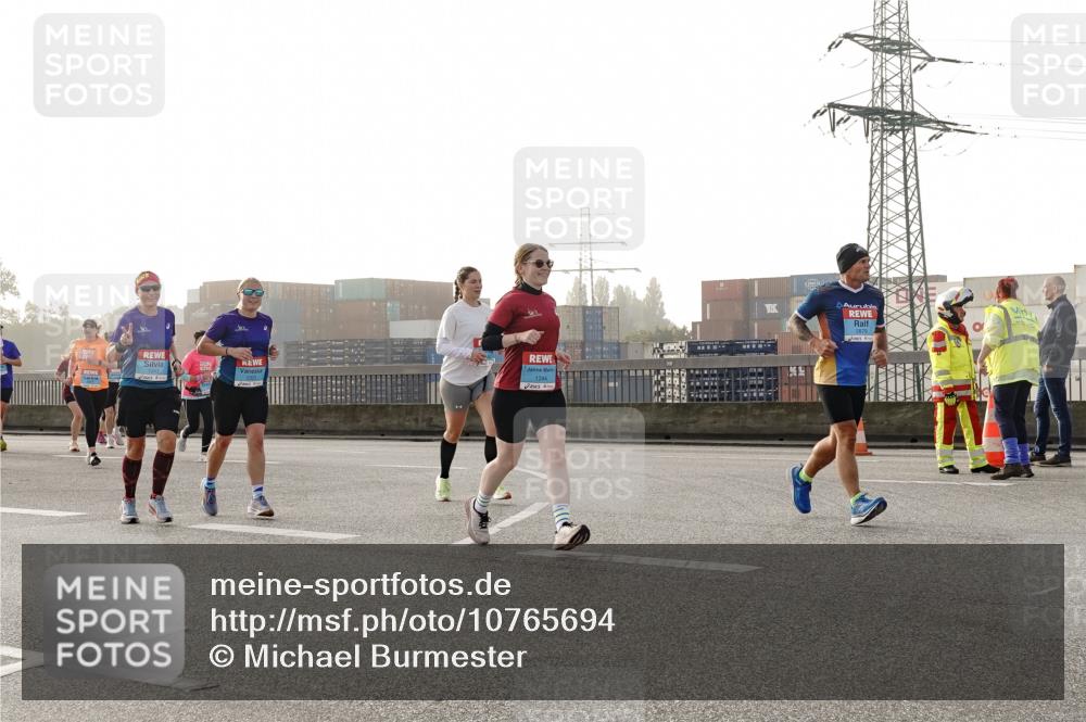 03.10.2026 - Köhlbrandbrückenlauf Michael Burmester http://msf.ph/oto/10765694 03.10.2026 09:20:30 Position 3  meine-sportfotos.de