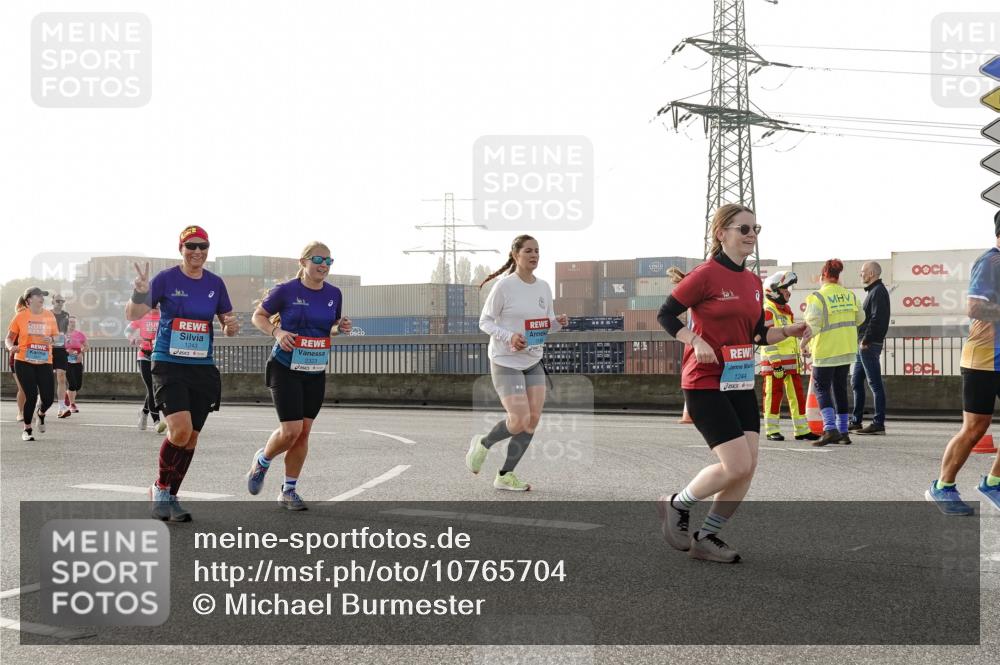 03.10.2026 - Köhlbrandbrückenlauf Michael Burmester http://msf.ph/oto/10765704 03.10.2026 09:20:31 Position 3 1243, 1244 meine-sportfotos.de