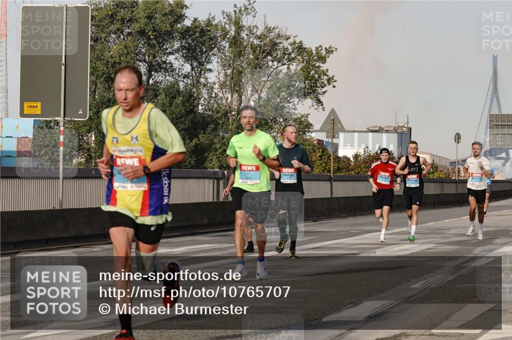03.10.2026 - Köhlbrandbrückenlauf Michael Burmester http://msf.ph/oto/10765707 03.10.2026 09:44:35 Position 3 3830, 1973 meine-sportfotos.de