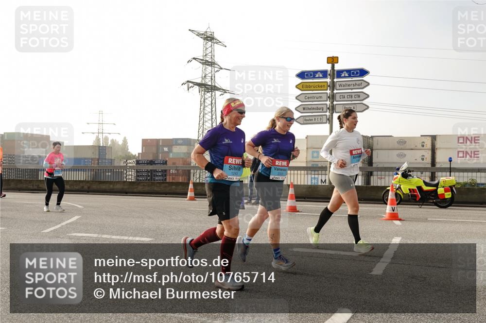 03.10.2026 - Köhlbrandbrückenlauf Michael Burmester http://msf.ph/oto/10765714 03.10.2026 09:20:33 Position 3 3, 1243, 2323 meine-sportfotos.de