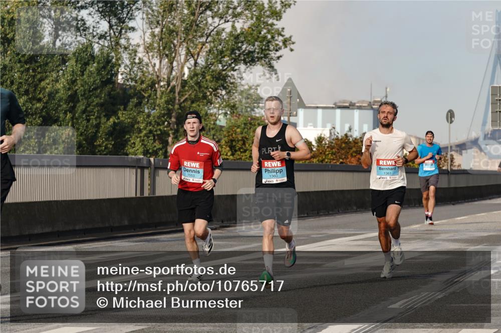 03.10.2026 - Köhlbrandbrückenlauf Michael Burmester http://msf.ph/oto/10765717 03.10.2026 09:44:38 Position 3 1553, 1360, 1361 meine-sportfotos.de