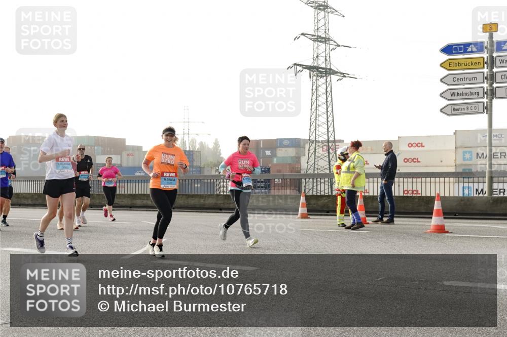 03.10.2026 - Köhlbrandbrückenlauf Michael Burmester http://msf.ph/oto/10765718 03.10.2026 09:20:34 Position 3 3 meine-sportfotos.de