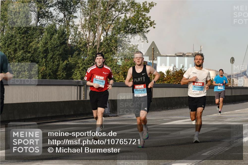 03.10.2026 - Köhlbrandbrückenlauf Michael Burmester http://msf.ph/oto/10765721 03.10.2026 09:44:38 Position 3 1553, 1360, 1361 meine-sportfotos.de