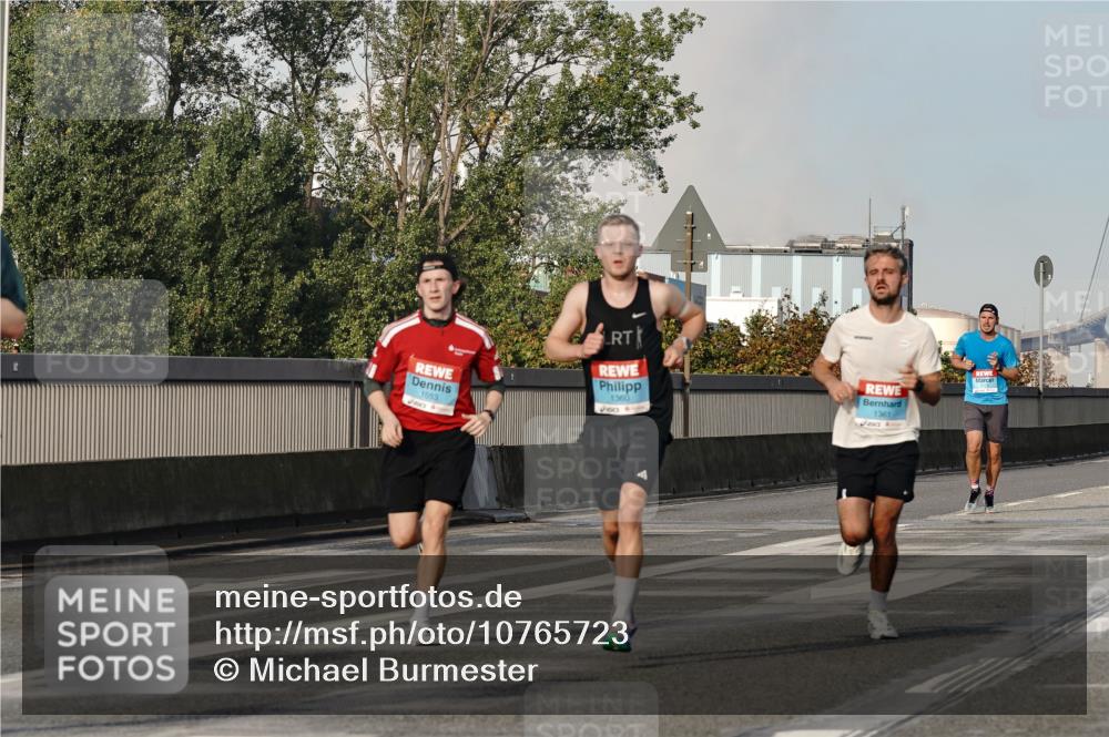 03.10.2026 - Köhlbrandbrückenlauf Michael Burmester http://msf.ph/oto/10765723 03.10.2026 09:44:38 Position 3 1653, 1360, 1361 meine-sportfotos.de