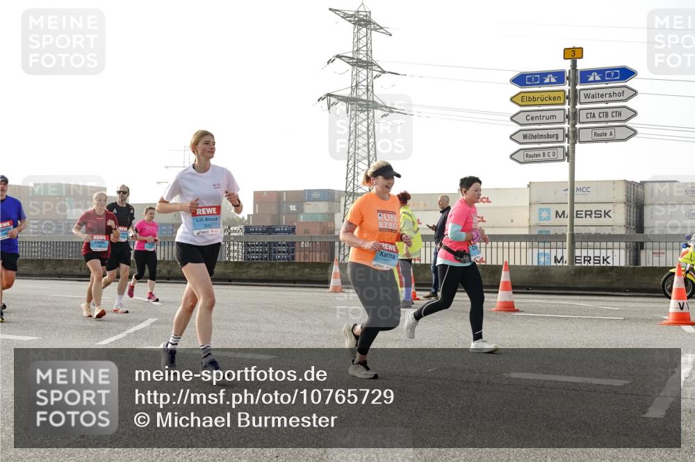 03.10.2026 - Köhlbrandbrückenlauf Michael Burmester http://msf.ph/oto/10765729 03.10.2026 09:20:35 Position 3 3051, 1162, 1577, 3 meine-sportfotos.de