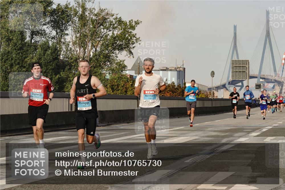 03.10.2026 - Köhlbrandbrückenlauf Michael Burmester http://msf.ph/oto/10765730 03.10.2026 09:44:39 Position 3 1553, 1360, 1361 meine-sportfotos.de