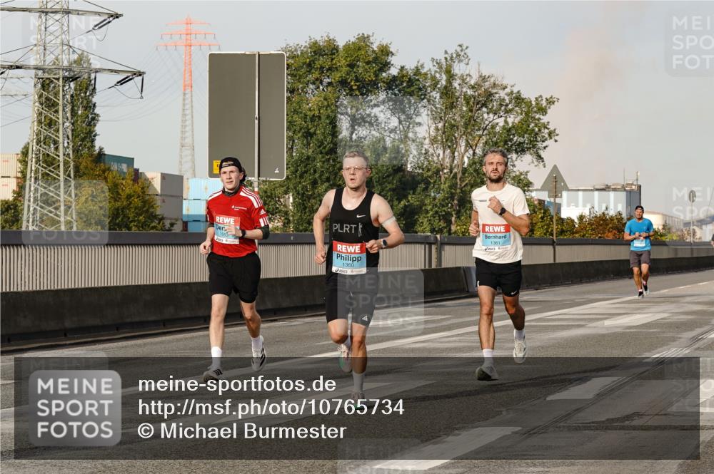 03.10.2026 - Köhlbrandbrückenlauf Michael Burmester http://msf.ph/oto/10765734 03.10.2026 09:44:41 Position 3 1553, 1360, 1361 meine-sportfotos.de