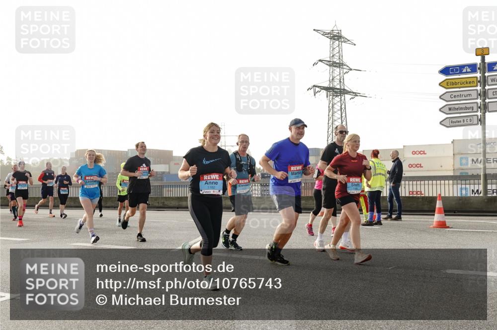 03.10.2026 - Köhlbrandbrückenlauf Michael Burmester http://msf.ph/oto/10765743 03.10.2026 09:20:37 Position 3 1182, 1185 meine-sportfotos.de