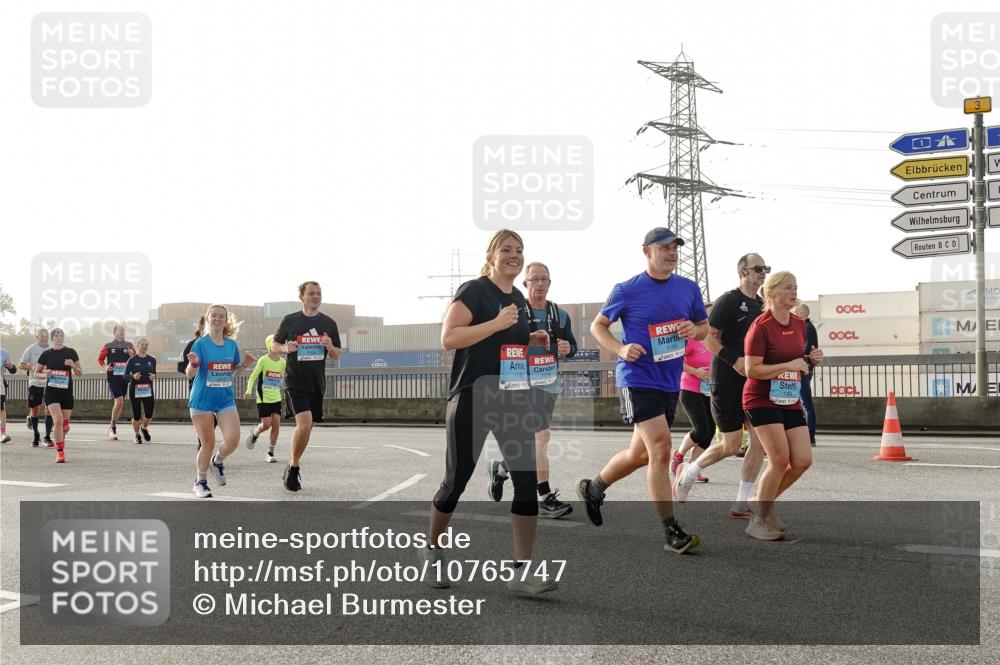 03.10.2026 - Köhlbrandbrückenlauf Michael Burmester http://msf.ph/oto/10765747 03.10.2026 09:20:37 Position 3 2919, 1185, 1182, 1576, 1183 meine-sportfotos.de