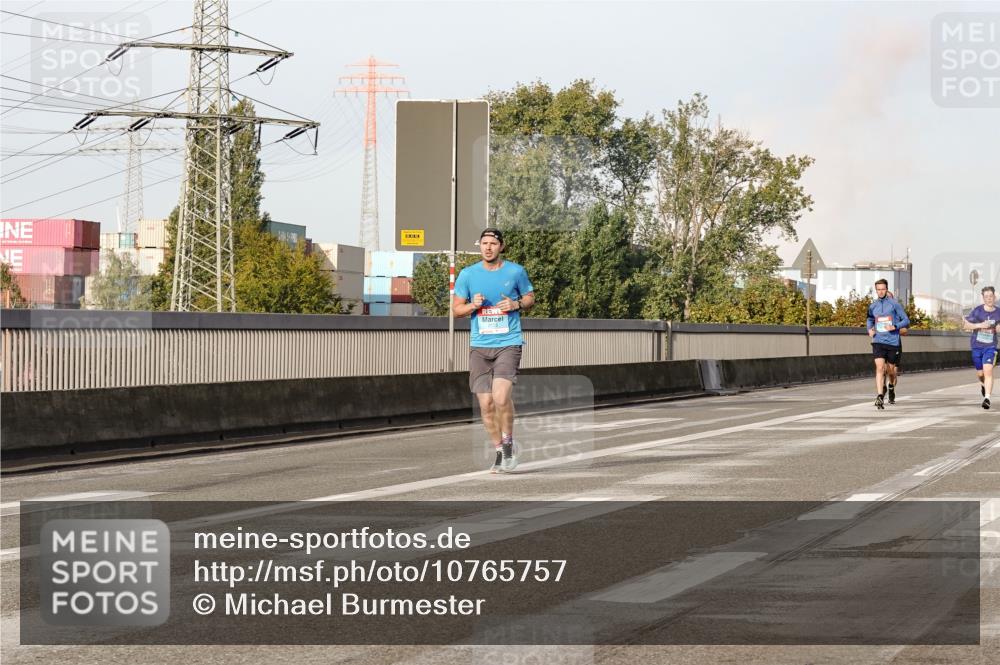 03.10.2026 - Köhlbrandbrückenlauf Michael Burmester http://msf.ph/oto/10765757 03.10.2026 09:44:48 Position 3  meine-sportfotos.de