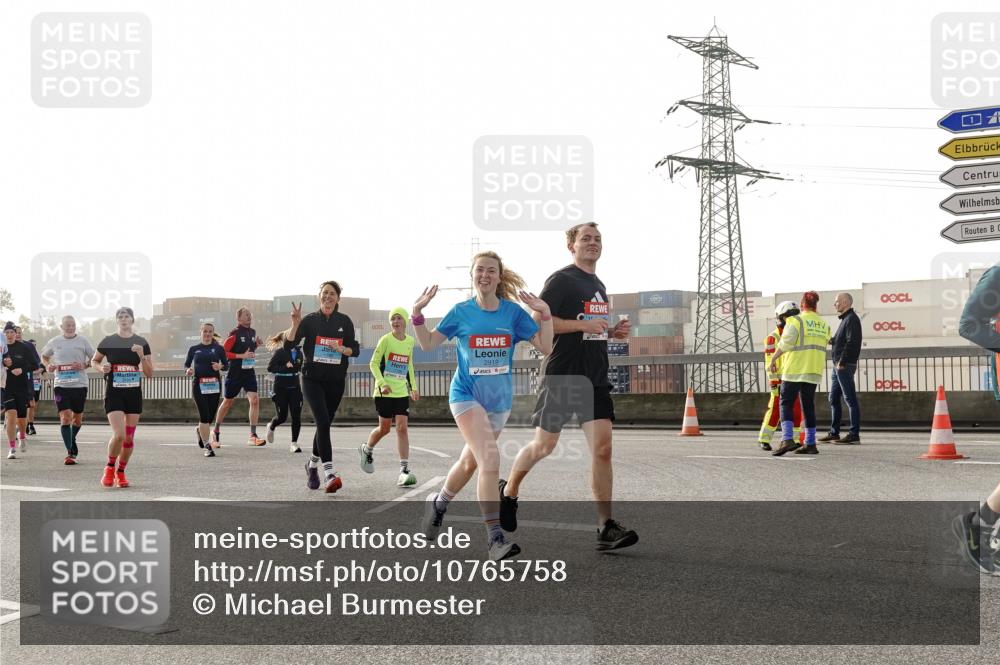 03.10.2026 - Köhlbrandbrückenlauf Michael Burmester http://msf.ph/oto/10765758 03.10.2026 09:20:38 Position 3 2919, 1 meine-sportfotos.de
