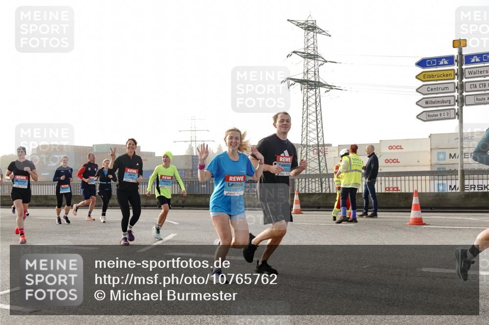 03.10.2026 - Köhlbrandbrückenlauf Michael Burmester http://msf.ph/oto/10765762 03.10.2026 09:20:38 Position 3 2919, 920 meine-sportfotos.de