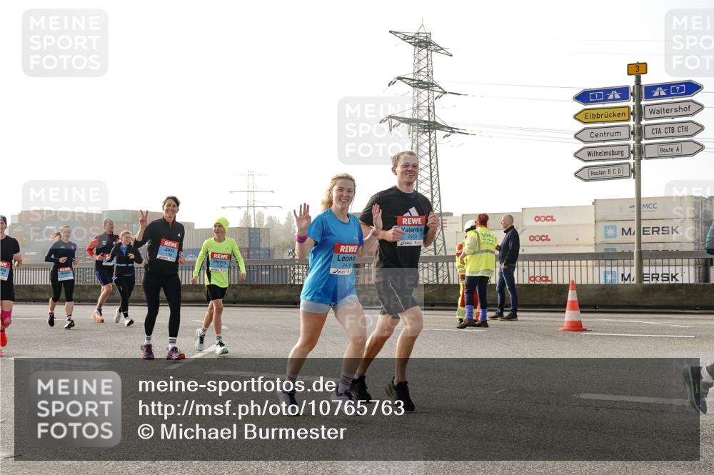 03.10.2026 - Köhlbrandbrückenlauf Michael Burmester http://msf.ph/oto/10765763 03.10.2026 09:20:39 Position 3 178, 2919, 2920, 3 meine-sportfotos.de