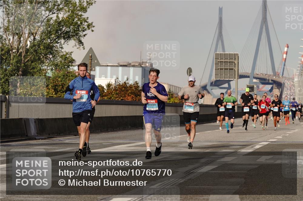 03.10.2026 - Köhlbrandbrückenlauf Michael Burmester http://msf.ph/oto/10765770 03.10.2026 09:44:51 Position 3  meine-sportfotos.de
