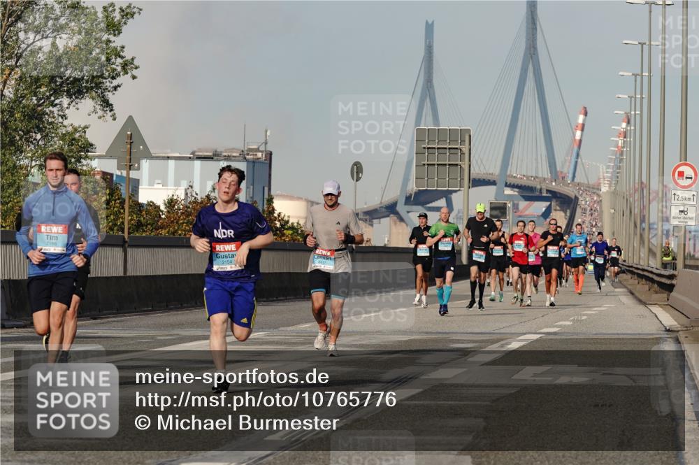 03.10.2026 - Köhlbrandbrückenlauf Michael Burmester http://msf.ph/oto/10765776 03.10.2026 09:44:52 Position 3 2186, 2154, 2317, 12, 5 meine-sportfotos.de