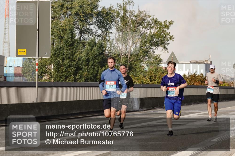 03.10.2026 - Köhlbrandbrückenlauf Michael Burmester http://msf.ph/oto/10765778 03.10.2026 09:44:53 Position 3 2186, 2373, 2154 meine-sportfotos.de