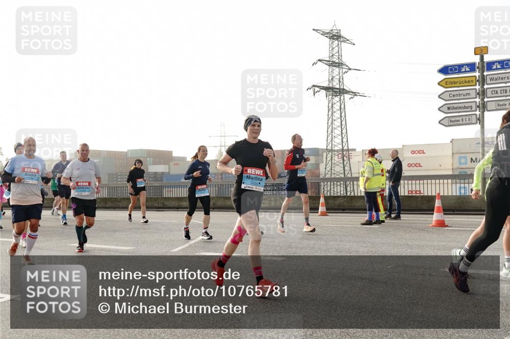 03.10.2026 - Köhlbrandbrückenlauf Michael Burmester http://msf.ph/oto/10765781 03.10.2026 09:20:41 Position 3 1734, 361, 3124, 3 meine-sportfotos.de