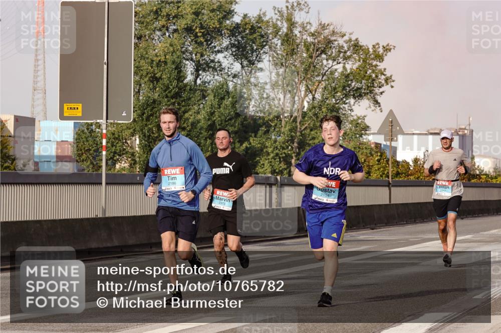 03.10.2026 - Köhlbrandbrückenlauf Michael Burmester http://msf.ph/oto/10765782 03.10.2026 09:44:54 Position 3 2186, 2373, 2154, 2317 meine-sportfotos.de