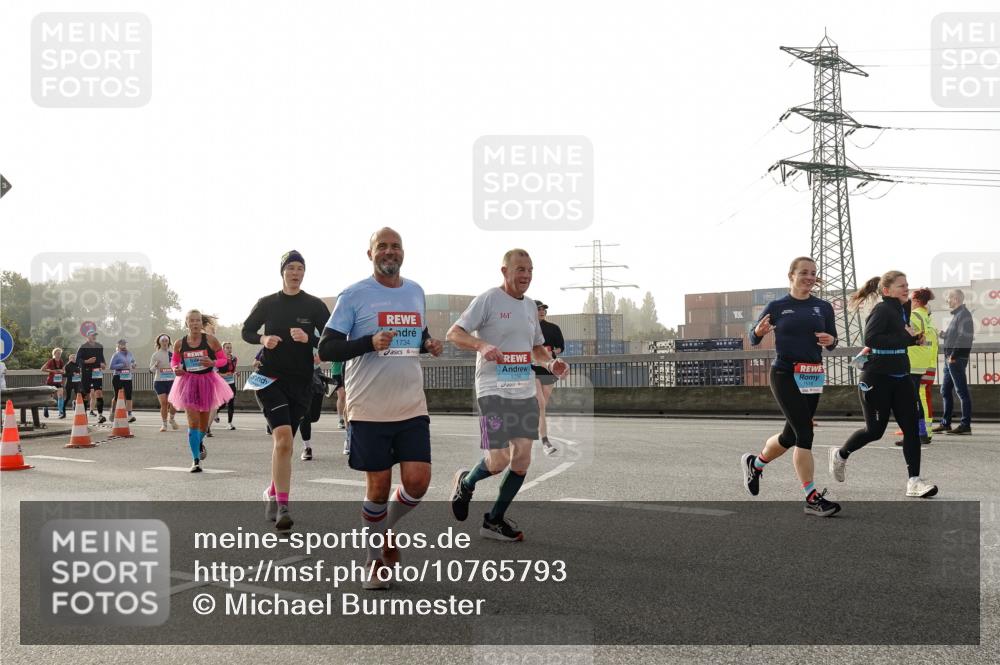 03.10.2026 - Köhlbrandbrückenlauf Michael Burmester http://msf.ph/oto/10765793 03.10.2026 09:20:42 Position 3 1734, 361, 00 meine-sportfotos.de