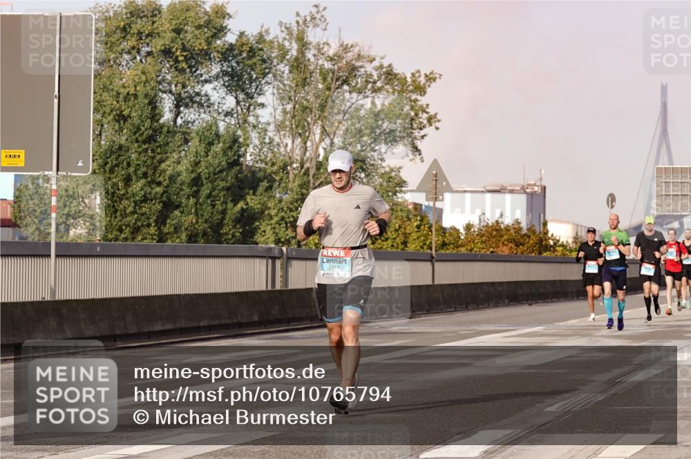 03.10.2026 - Köhlbrandbrückenlauf Michael Burmester http://msf.ph/oto/10765794 03.10.2026 09:44:57 Position 3 2317 meine-sportfotos.de