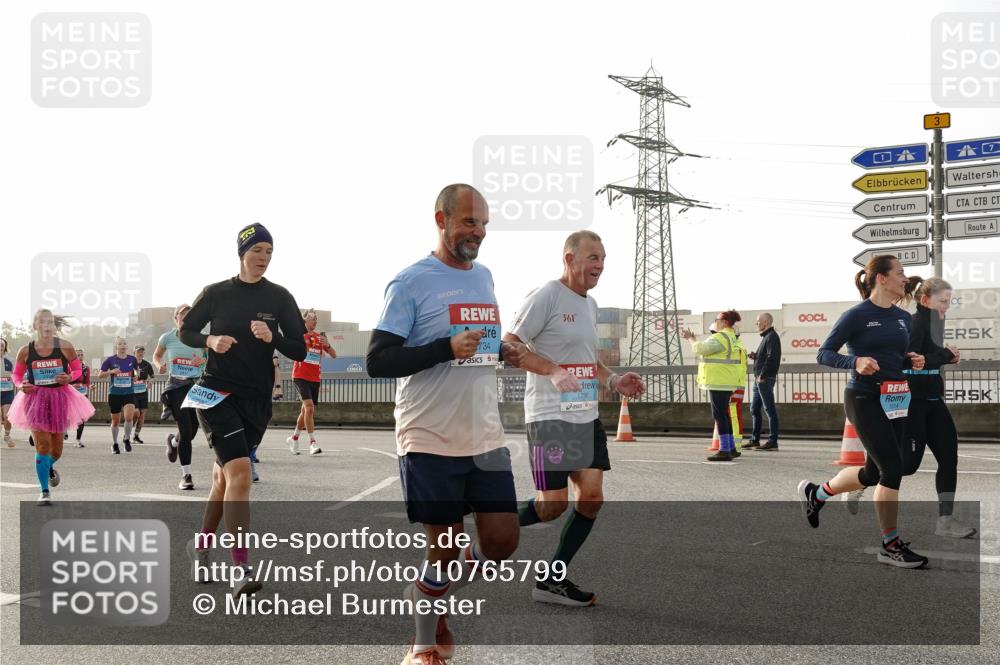 03.10.2026 - Köhlbrandbrückenlauf Michael Burmester http://msf.ph/oto/10765799 03.10.2026 09:20:42 Position 3 734, 361, 3, 1514 meine-sportfotos.de