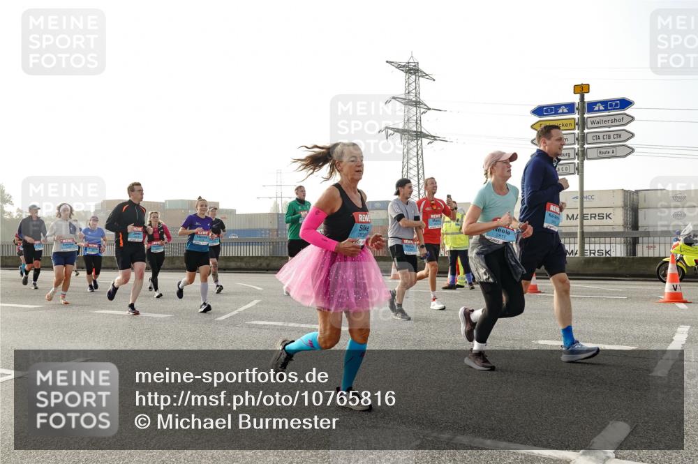 03.10.2026 - Köhlbrandbrückenlauf Michael Burmester http://msf.ph/oto/10765816 03.10.2026 09:20:45 Position 3 3, 2817 meine-sportfotos.de