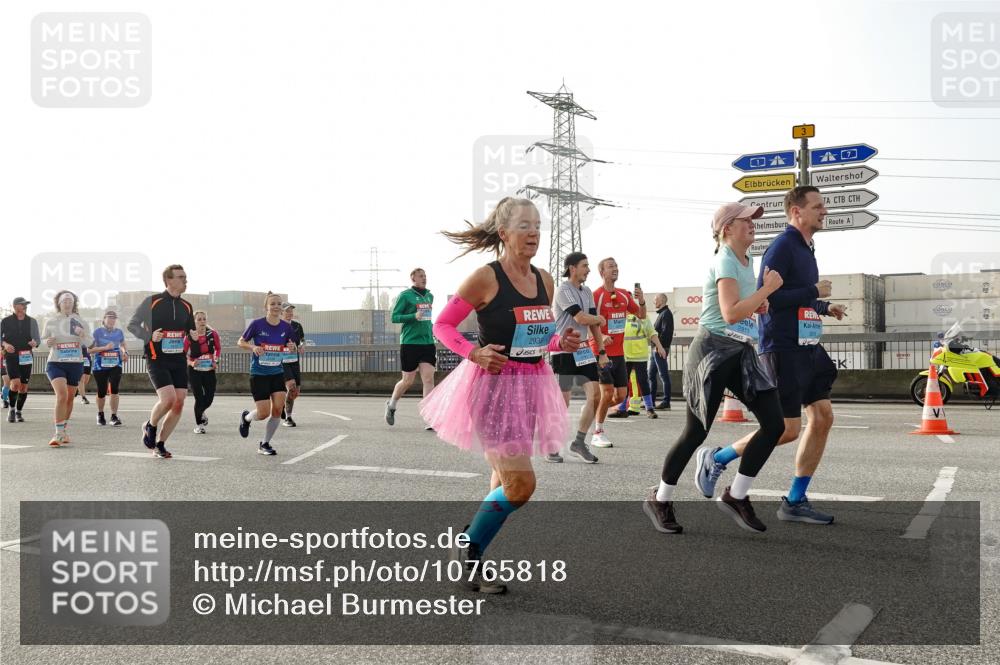03.10.2026 - Köhlbrandbrückenlauf Michael Burmester http://msf.ph/oto/10765818 03.10.2026 09:20:45 Position 3 2939, 3, 00, 2817 meine-sportfotos.de