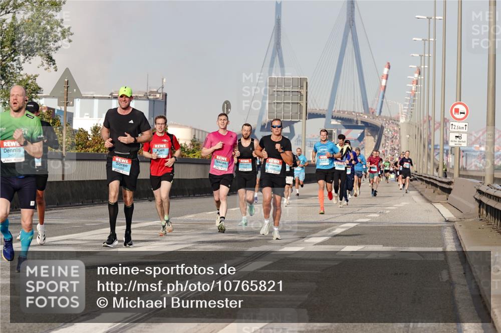 03.10.2026 - Köhlbrandbrückenlauf Michael Burmester http://msf.ph/oto/10765821 03.10.2026 09:45:03 Position 3  meine-sportfotos.de