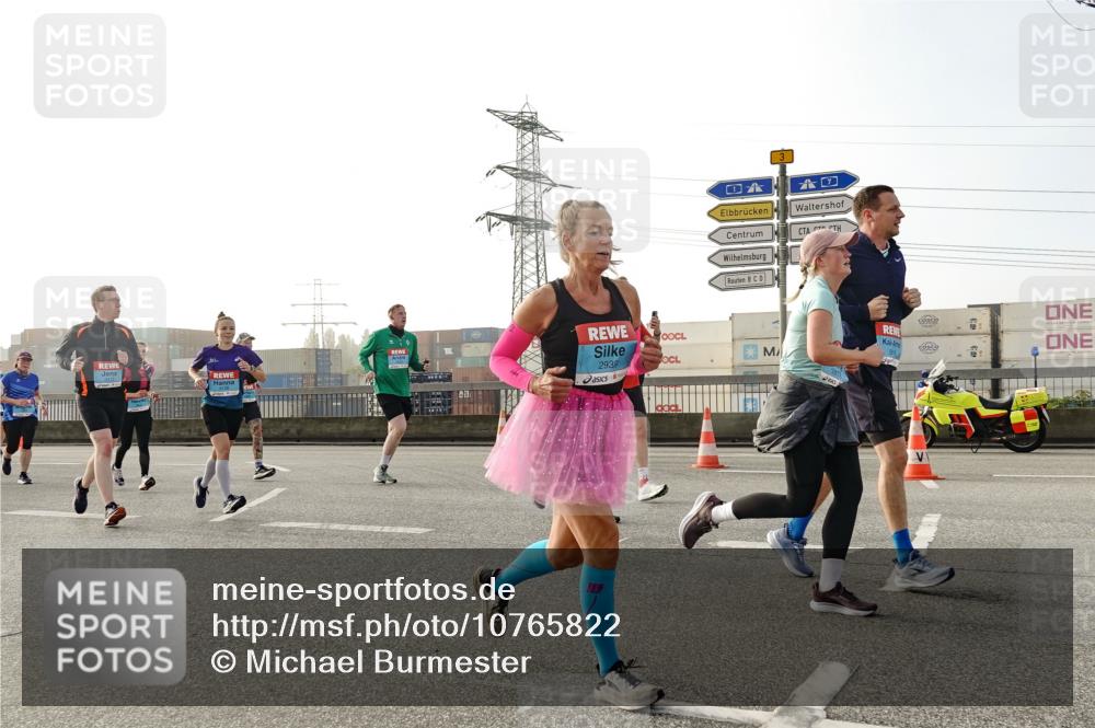 03.10.2026 - Köhlbrandbrückenlauf Michael Burmester http://msf.ph/oto/10765822 03.10.2026 09:20:45 Position 3 3, 2939 meine-sportfotos.de