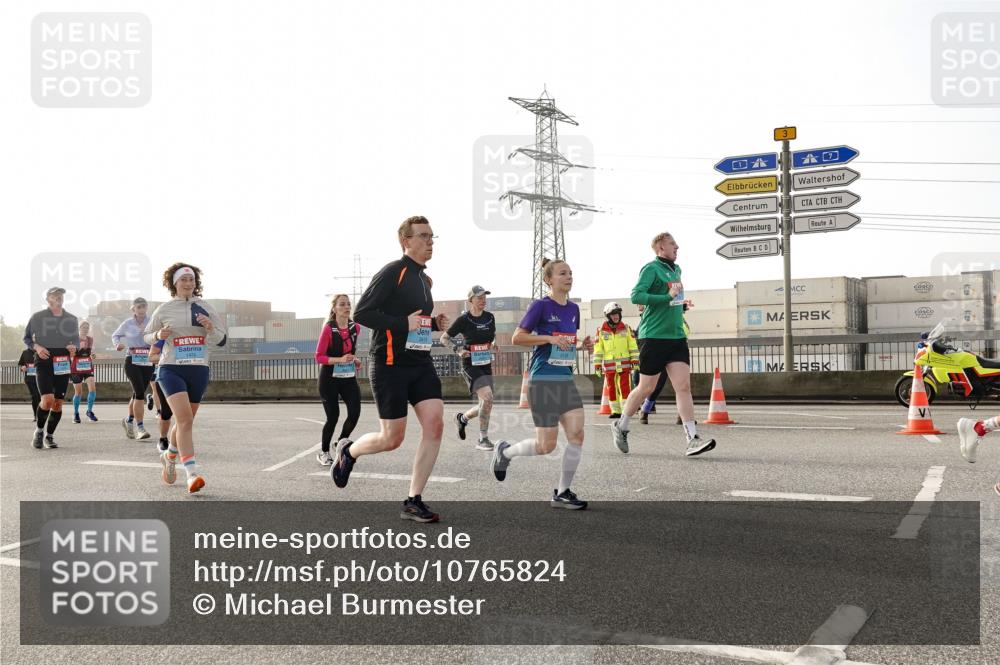 03.10.2026 - Köhlbrandbrückenlauf Michael Burmester http://msf.ph/oto/10765824 03.10.2026 09:20:46 Position 3 3 meine-sportfotos.de