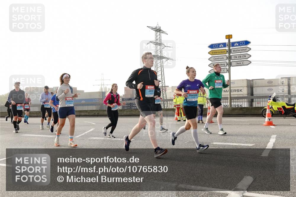 03.10.2026 - Köhlbrandbrückenlauf Michael Burmester http://msf.ph/oto/10765830 03.10.2026 09:20:47 Position 3 1474, 3, 2004, 3415, 3126 meine-sportfotos.de