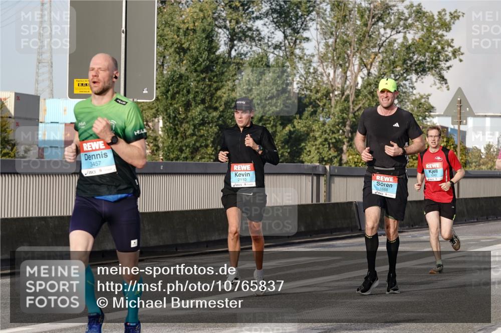 03.10.2026 - Köhlbrandbrückenlauf Michael Burmester http://msf.ph/oto/10765837 03.10.2026 09:45:06 Position 3 3457, 2110, 1688, 1241 meine-sportfotos.de