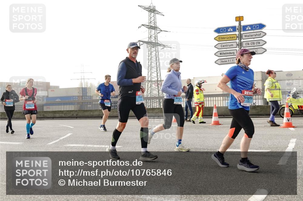 03.10.2026 - Köhlbrandbrückenlauf Michael Burmester http://msf.ph/oto/10765846 03.10.2026 09:20:49 Position 3 3, 1367 meine-sportfotos.de