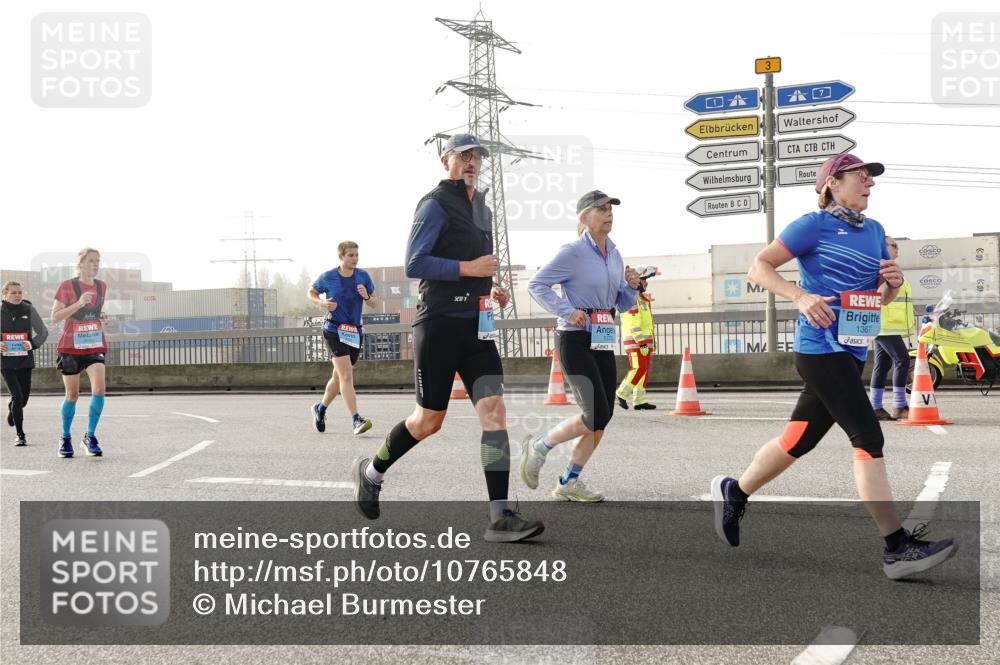 03.10.2026 - Köhlbrandbrückenlauf Michael Burmester http://msf.ph/oto/10765848 03.10.2026 09:20:49 Position 3 1, 1367 meine-sportfotos.de