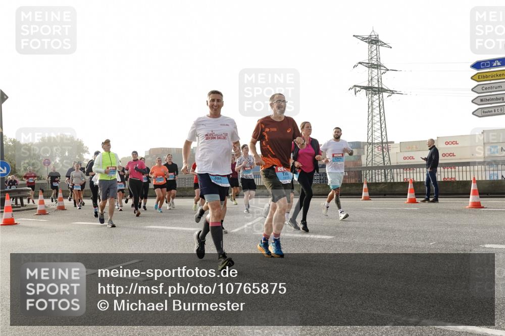 03.10.2026 - Köhlbrandbrückenlauf Michael Burmester http://msf.ph/oto/10765875 03.10.2026 09:20:53 Position 3  meine-sportfotos.de