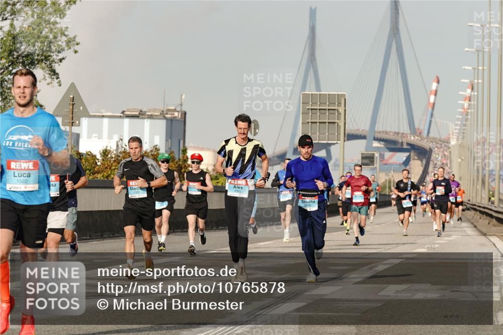 03.10.2026 - Köhlbrandbrückenlauf Michael Burmester http://msf.ph/oto/10765878 03.10.2026 09:45:14 Position 3 1522, 2352, 2320, 2238 meine-sportfotos.de