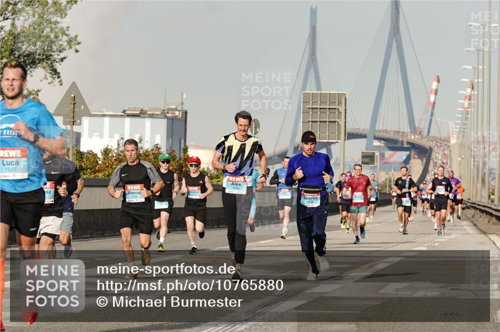 03.10.2026 - Köhlbrandbrückenlauf Michael Burmester http://msf.ph/oto/10765880 03.10.2026 09:45:14 Position 3 1522, 2320, 2352, 2238 meine-sportfotos.de