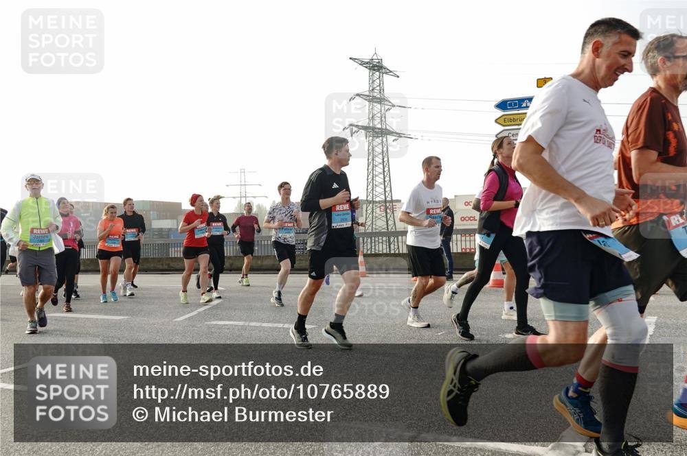 03.10.2026 - Köhlbrandbrückenlauf Michael Burmester http://msf.ph/oto/10765889 03.10.2026 09:20:54 Position 3  meine-sportfotos.de