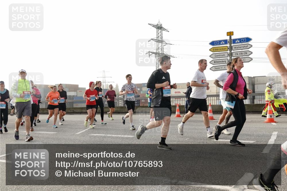 03.10.2026 - Köhlbrandbrückenlauf Michael Burmester http://msf.ph/oto/10765893 03.10.2026 09:20:55 Position 3  meine-sportfotos.de