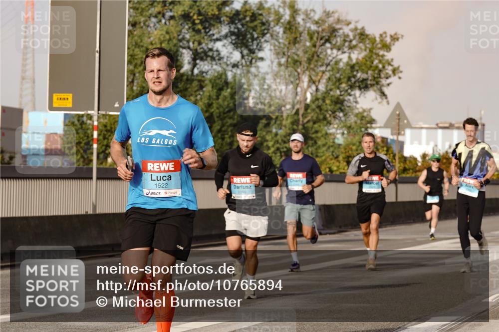03.10.2026 - Köhlbrandbrückenlauf Michael Burmester http://msf.ph/oto/10765894 03.10.2026 09:45:16 Position 3 1522, 2099 meine-sportfotos.de