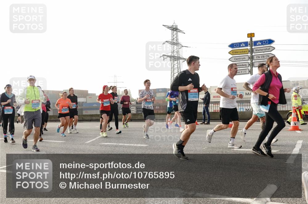 03.10.2026 - Köhlbrandbrückenlauf Michael Burmester http://msf.ph/oto/10765895 03.10.2026 09:20:55 Position 3 3, 2916 meine-sportfotos.de
