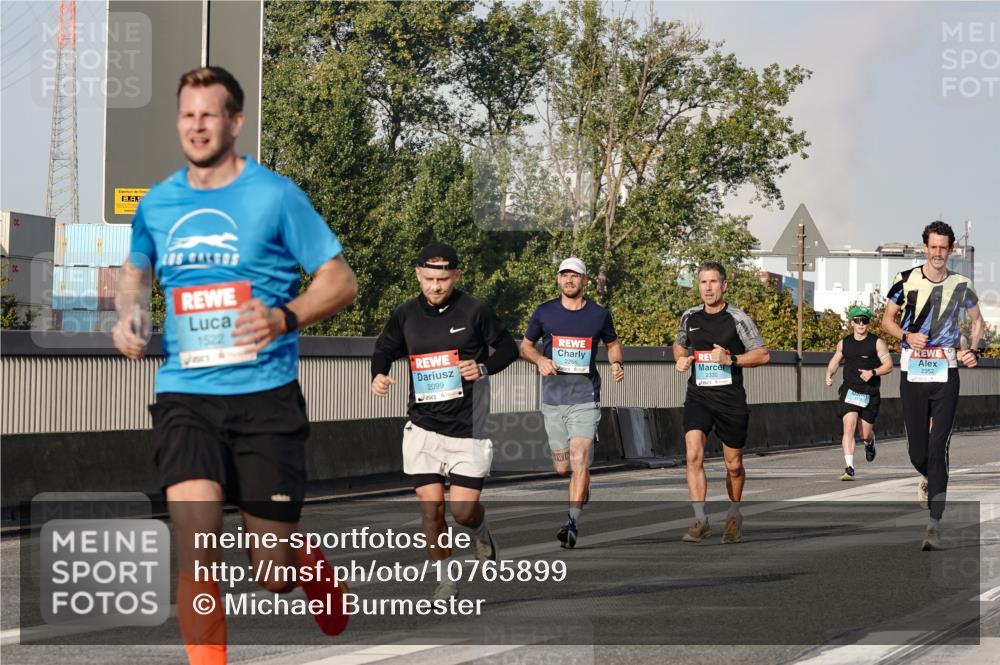 03.10.2026 - Köhlbrandbrückenlauf Michael Burmester http://msf.ph/oto/10765899 03.10.2026 09:45:17 Position 3 1522, 2099, 2266, 2320, 2352 meine-sportfotos.de