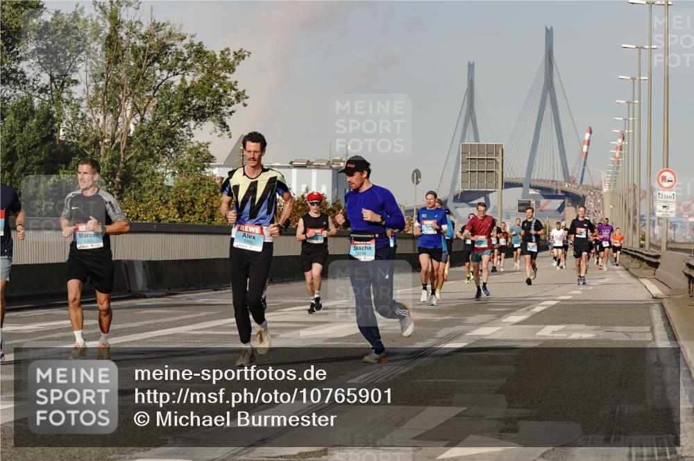 03.10.2026 - Köhlbrandbrückenlauf Michael Burmester http://msf.ph/oto/10765901 03.10.2026 09:45:18 Position 3 2352, 2238, 12, 5 meine-sportfotos.de