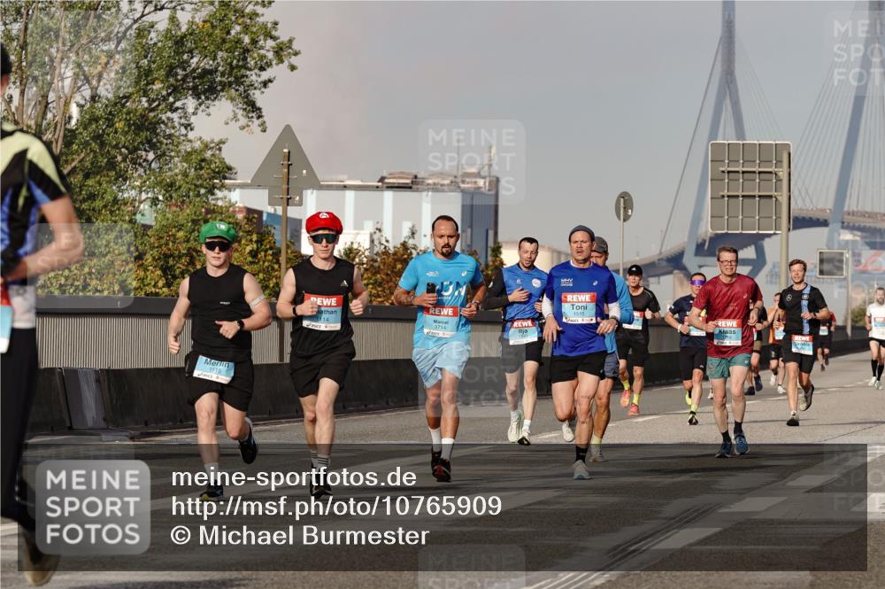 03.10.2026 - Köhlbrandbrückenlauf Michael Burmester http://msf.ph/oto/10765909 03.10.2026 09:45:20 Position 3 1115, 1515, 114, 3714 meine-sportfotos.de