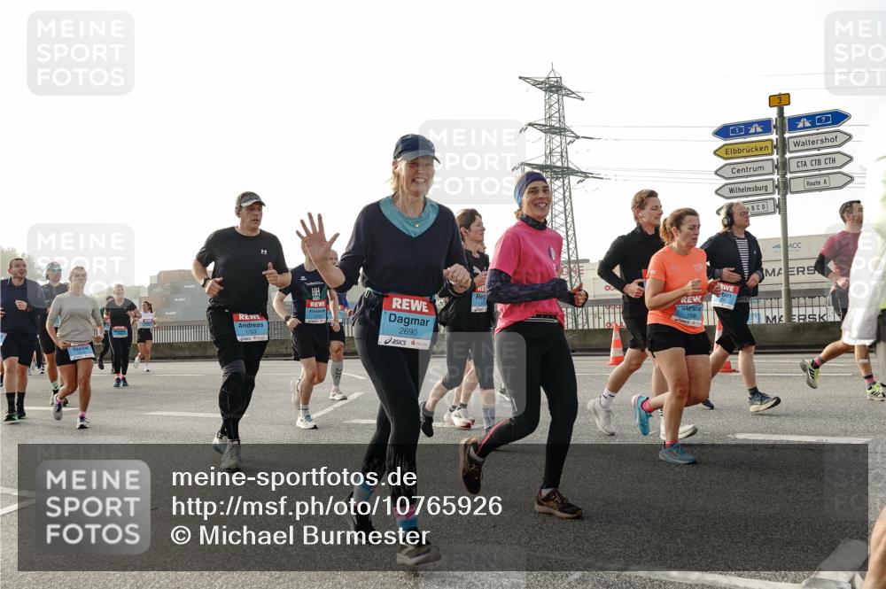 03.10.2026 - Köhlbrandbrückenlauf Michael Burmester http://msf.ph/oto/10765926 03.10.2026 09:20:57 Position 3 3, 1536, 2690 meine-sportfotos.de