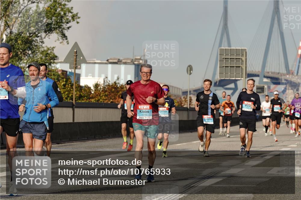 03.10.2026 - Köhlbrandbrückenlauf Michael Burmester http://msf.ph/oto/10765933 03.10.2026 09:45:25 Position 3 42, 195, 1216, 1644 meine-sportfotos.de