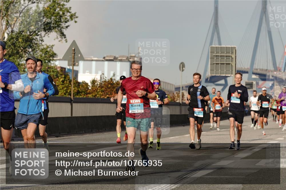 03.10.2026 - Köhlbrandbrückenlauf Michael Burmester http://msf.ph/oto/10765935 03.10.2026 09:45:25 Position 3 42, 19, 1216, 1644 meine-sportfotos.de